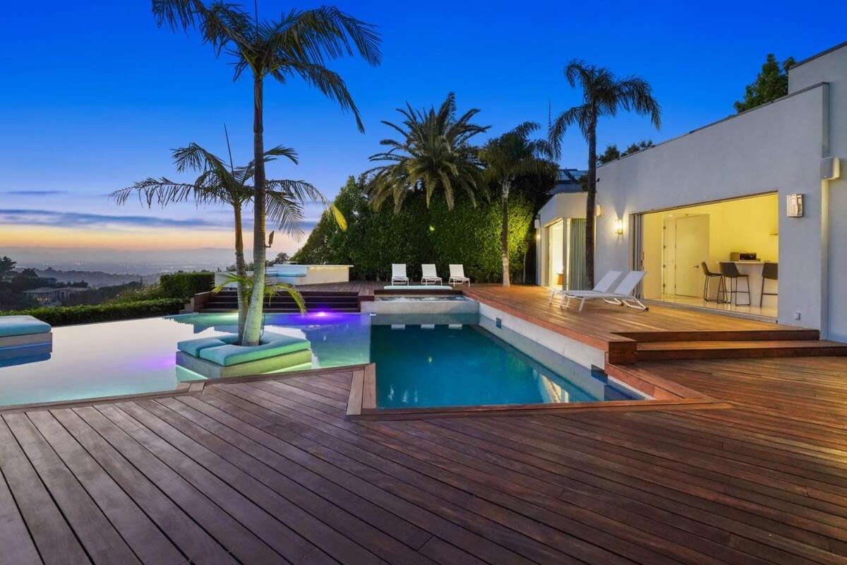 Crest Estate By Awhile