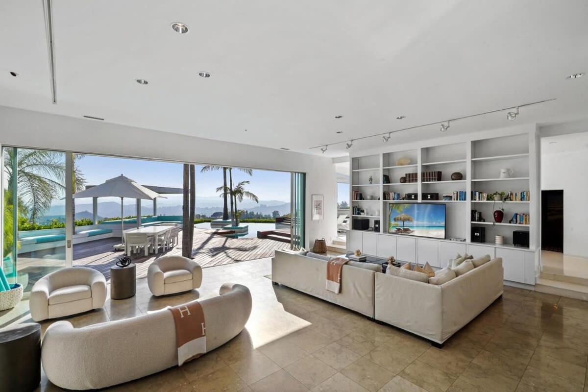 Crest Estate By Awhile *